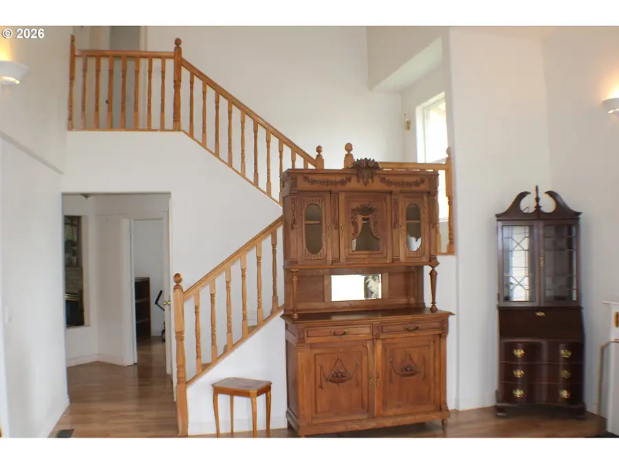 439 Chandler Dr, Roseburg, OR 97471 - #2