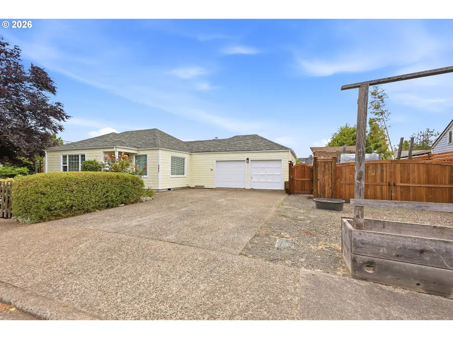583 17th St, Springfield, OR 97477 - #3