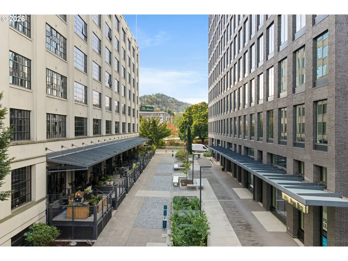 1400 NW Irving St #322, Portland, OR 97209 - Image #1