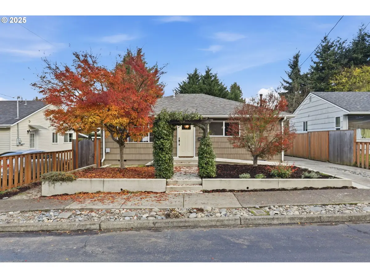 8502 N Hamlin Ave, Portland, OR 97217 - Image #1