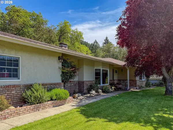 1068 Rice Creek Rd, Winston, OR 97496