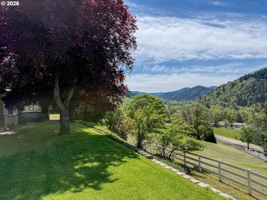 1068 Rice Creek Rd, Winston, OR 97496 - #2