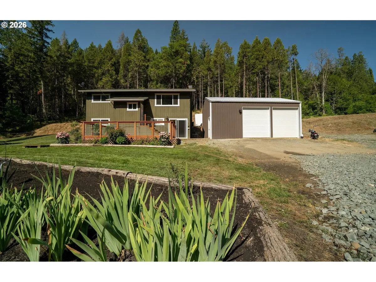 3902 S Myrtle Rd, Myrtle Creek Riddle, OR 97457 - #1