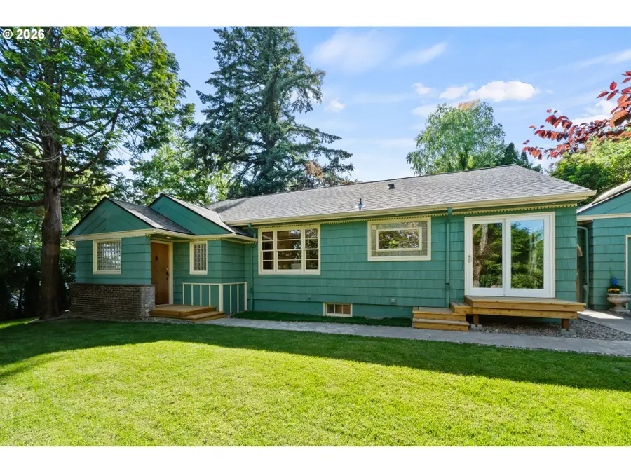 4575 SW Dogwood Ln, Portland, OR 97225 - #2
