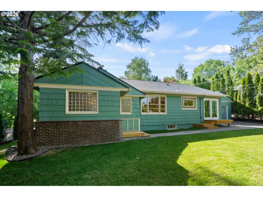 4575 SW Dogwood Ln, Portland, OR 97225 - #3
