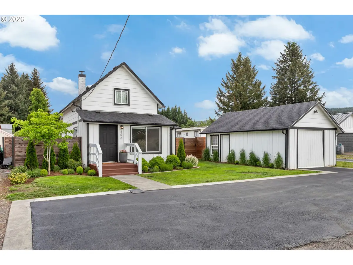 406 E Jones St, Yacolt, WA 98675 - #1
