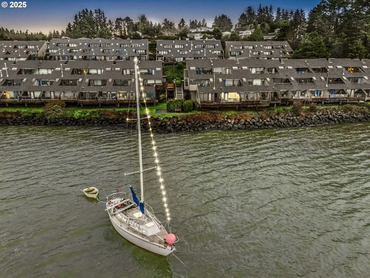 1000 SE Bay Blvd #140, Newport, OR 97365 - Image #1