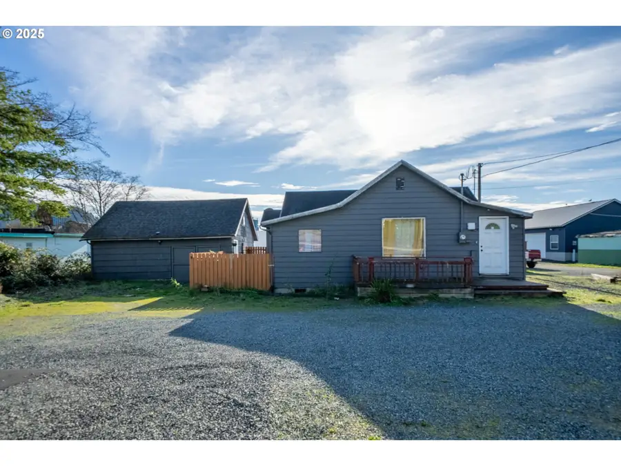 807 Garibaldi Ave, Garibaldi, OR 97118 - Image #3