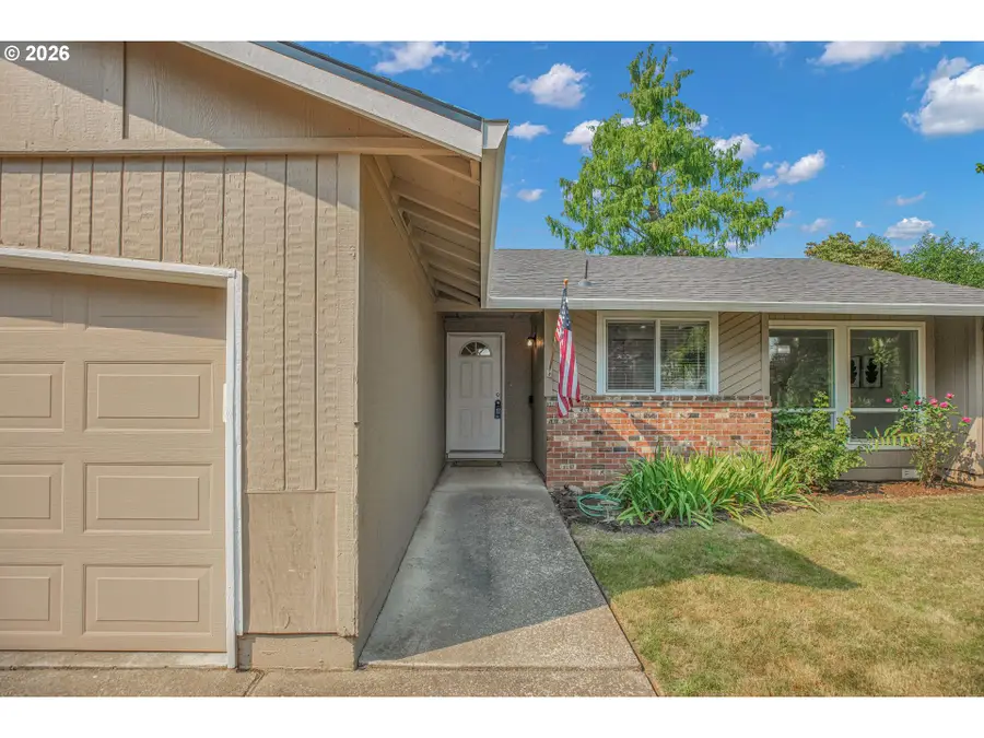 466 SW 13th Ave, Canby, OR 97013 - #2