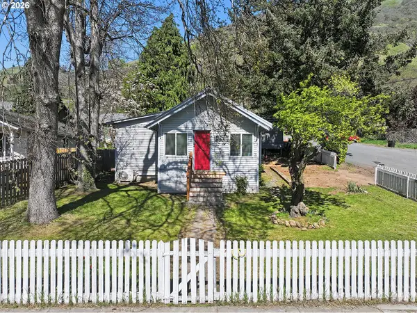 320 E Steuben St, Bingen, WA 98605