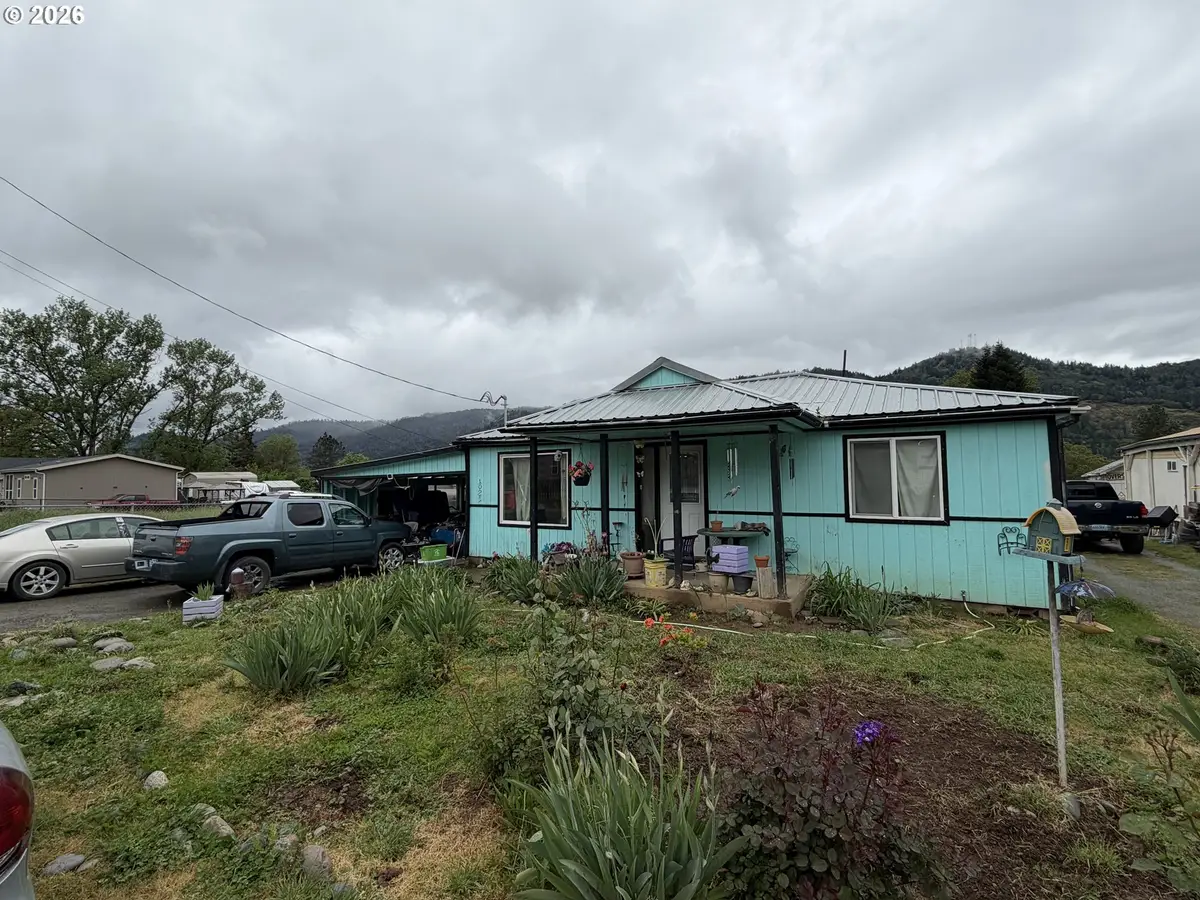 1021 Hill St, Tri City, OR 97457 - #1