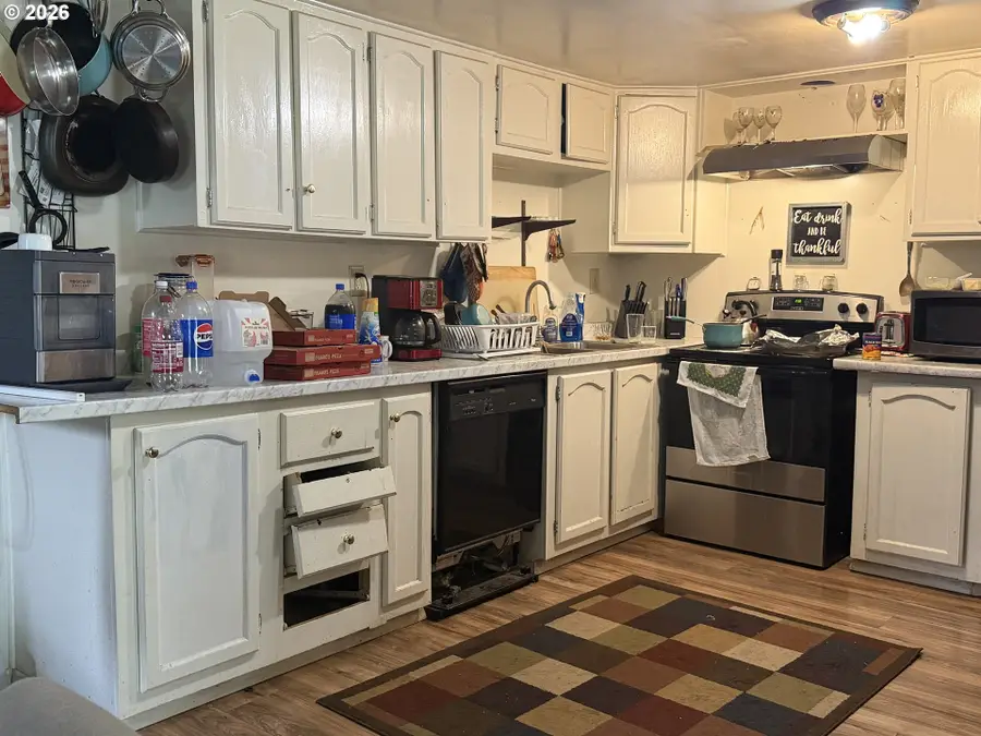 1021 Hill St, Tri City, OR 97457 - #3
