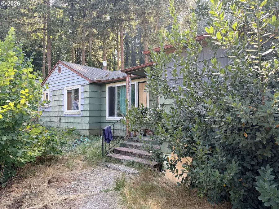 140 7th Ave, Sweet Home, OR 97386 - #2