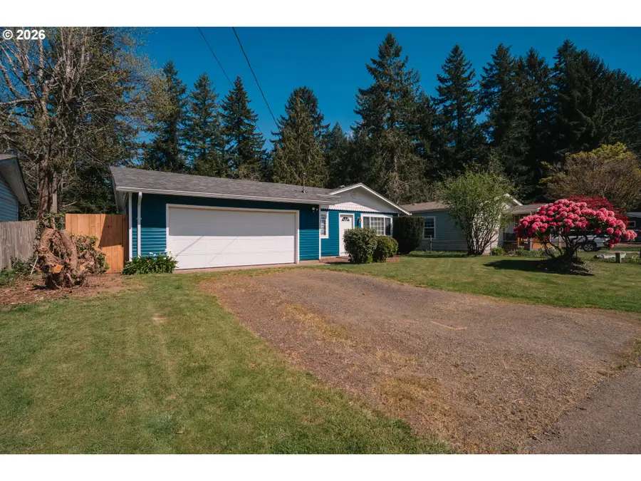 1220 SE 18th St, Toledo, OR 97391 - #2