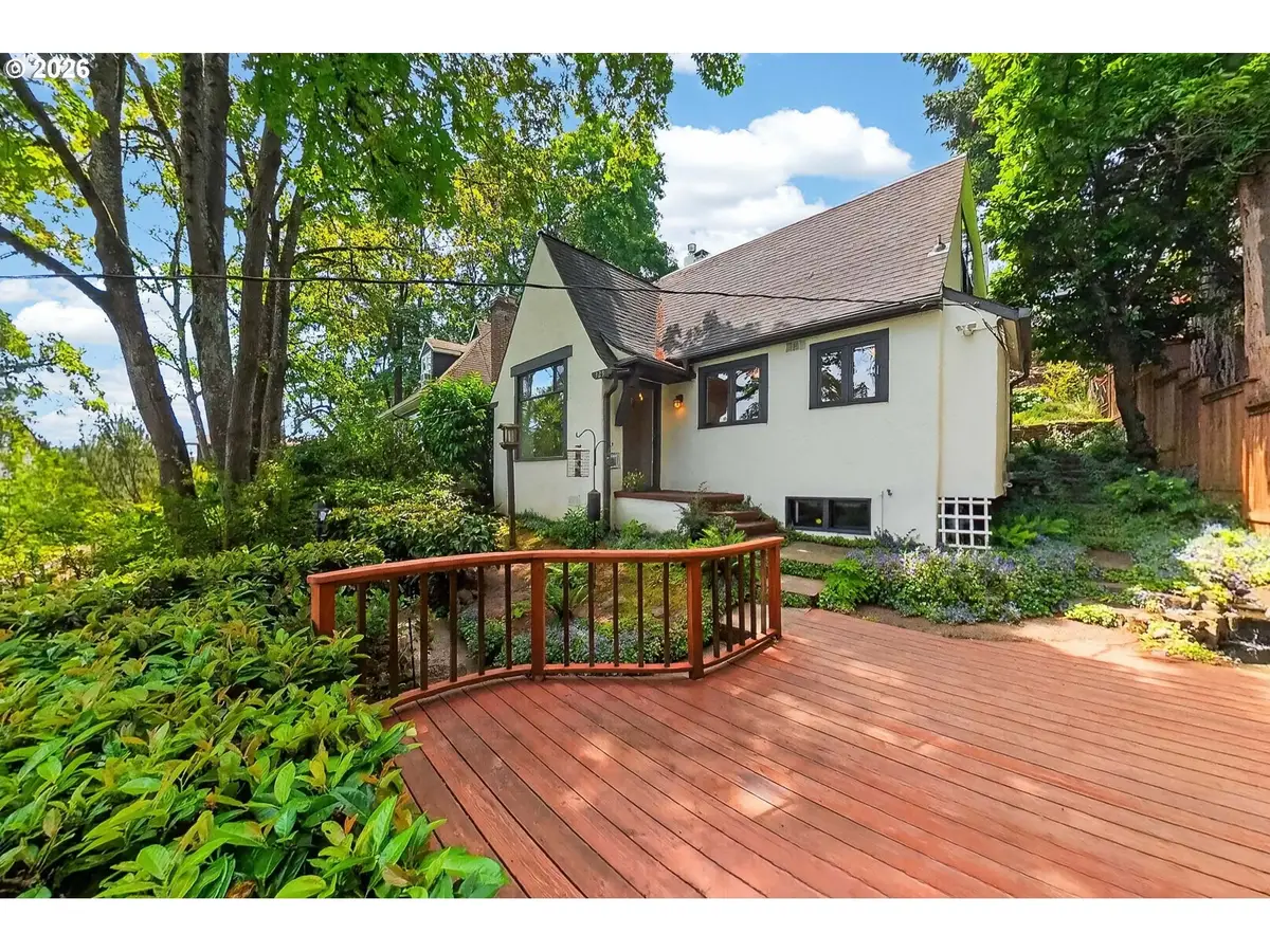 329 SE Gilham Ave, Portland, OR 97215 - #1