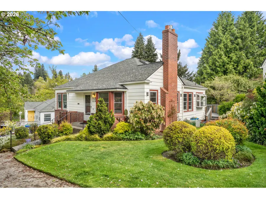 7748 SW Burlingame Ave, Portland, OR 97219 - #2
