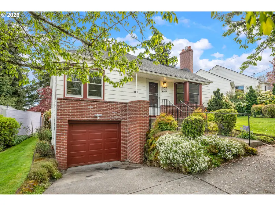 7748 SW Burlingame Ave, Portland, OR 97219 - #3
