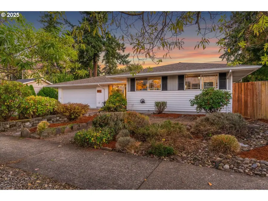 16824 SE Morrison Ct, Portland, OR 97233 - Image #3