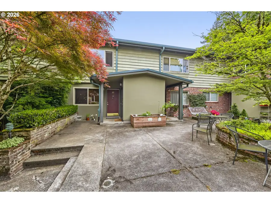 908 SW Gaines St #24, Portland, OR 97239 - #2