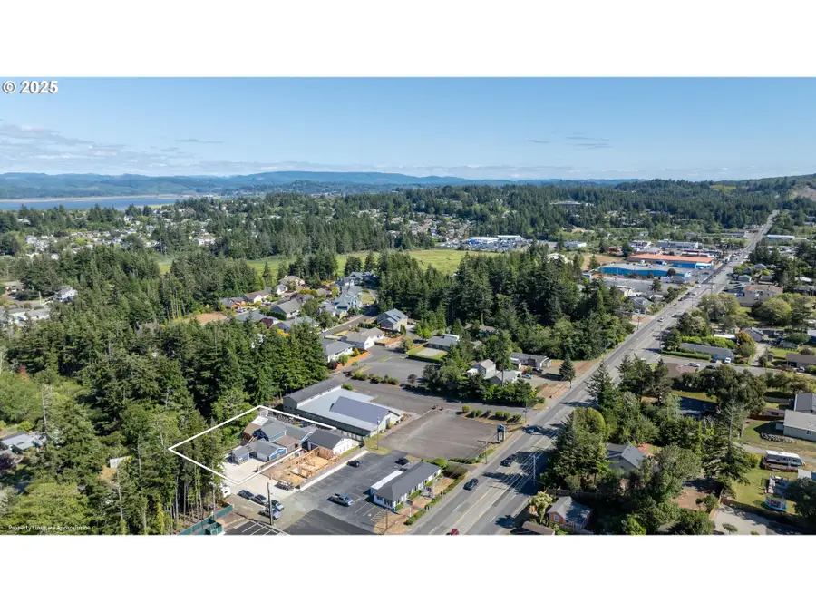 1935 17th St, North Bend, OR 97459 - #2