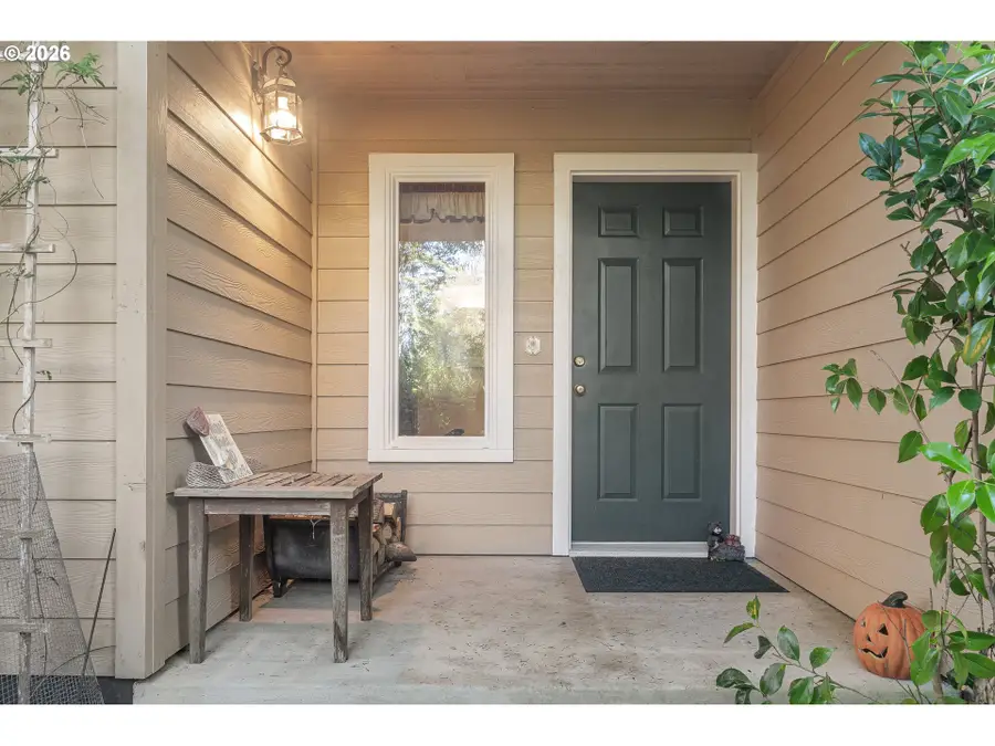 1303 Seacrest Ln, Brookings, OR 97415 - #3