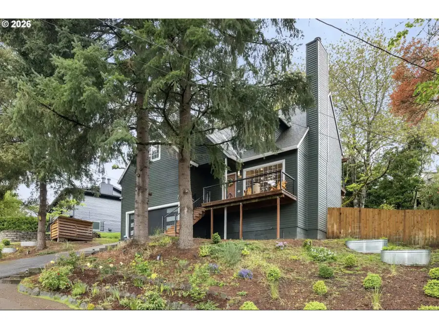 735 SW Caldew Dr, Portland, OR 97219 - #2