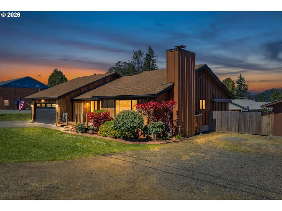 1601 Maple St, Myrtle Point, OR 97458 - #1