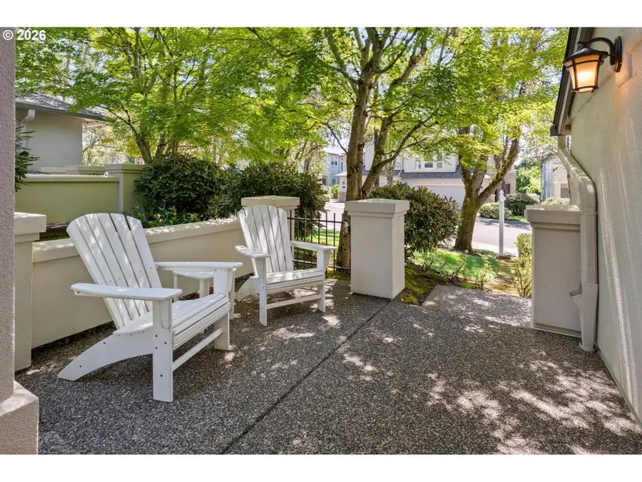 4965 Mulholland Dr, Lake Oswego, OR 97035 - #3