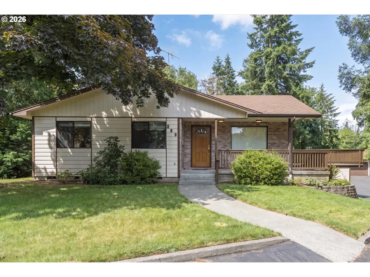 299 Cedar Ln, Longview, WA 98632 - #1
