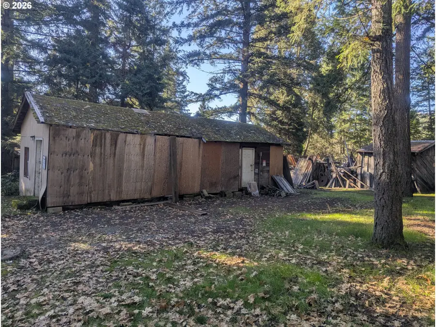 464 Lou Gray Dr, Myrtle Creek Riddle, OR 97457 - #3