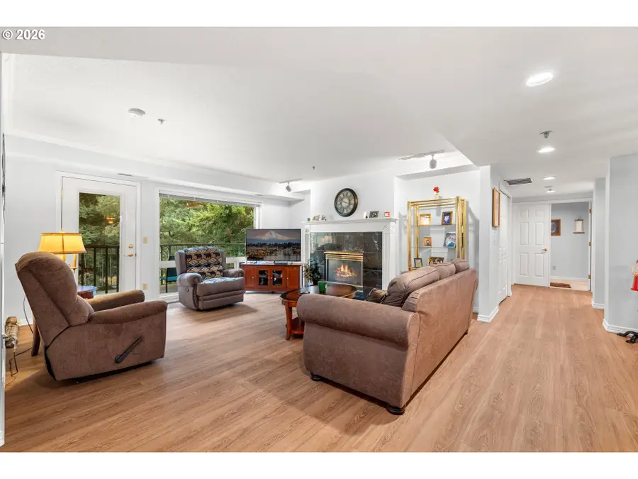 15420 NE Knott St #18, Portland, OR 97230 - #3