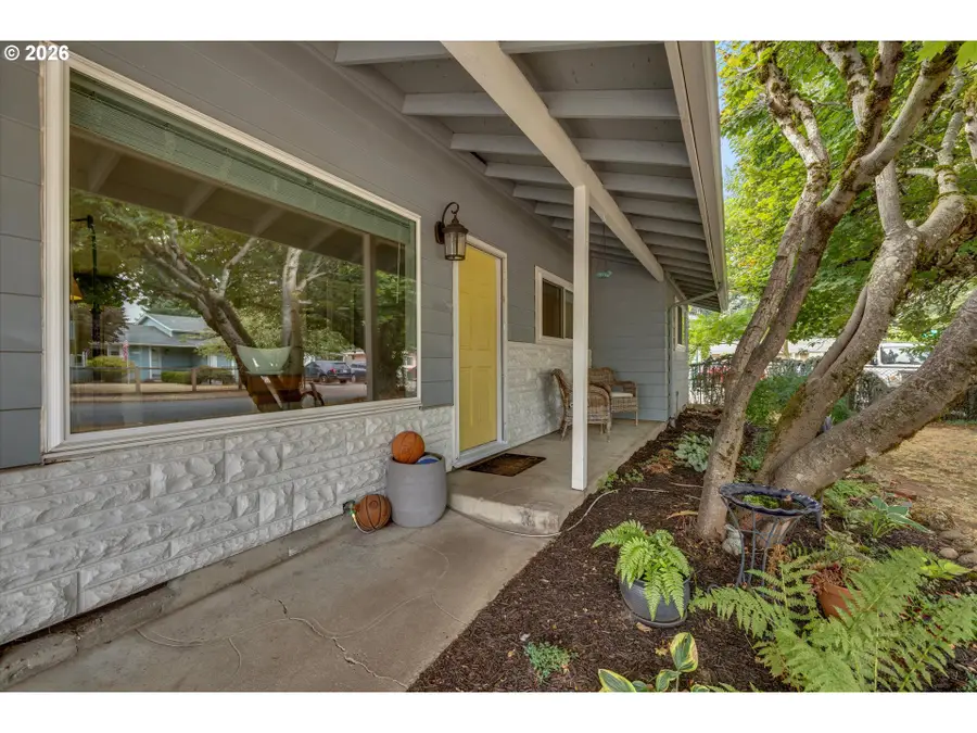 13724 SE Lincoln St, Portland, OR 97233 - #3