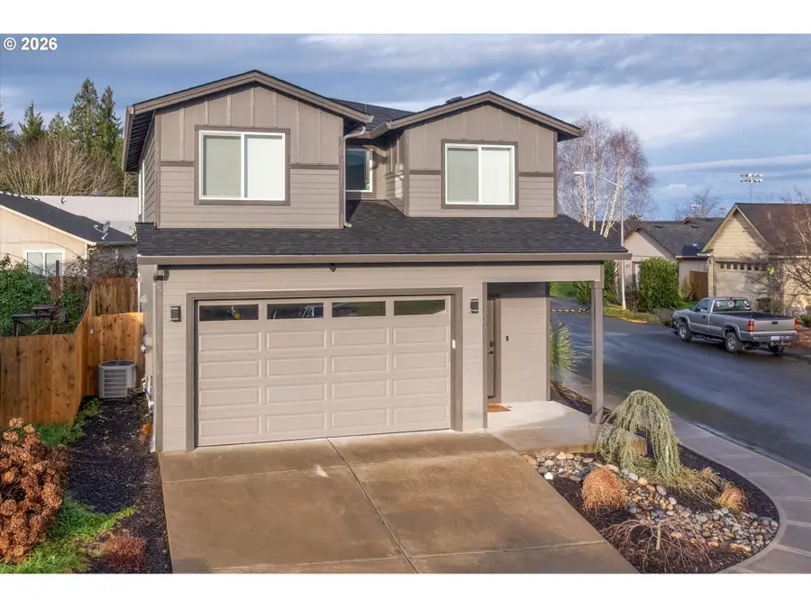 109 Hill Dr, Cathlamet, WA 98612 - #2