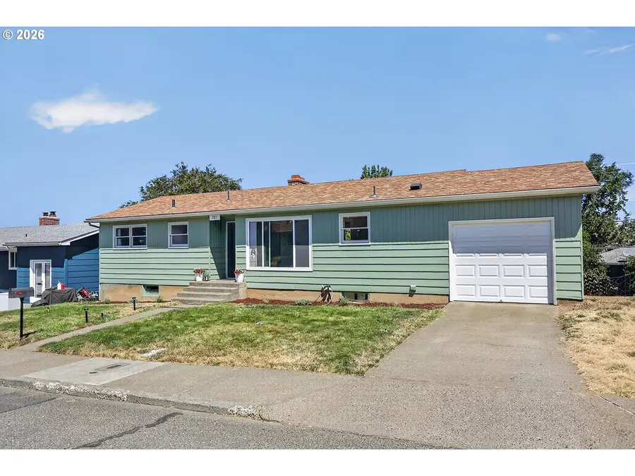 727 E 19th St, The Dalles, OR 97058 - #3