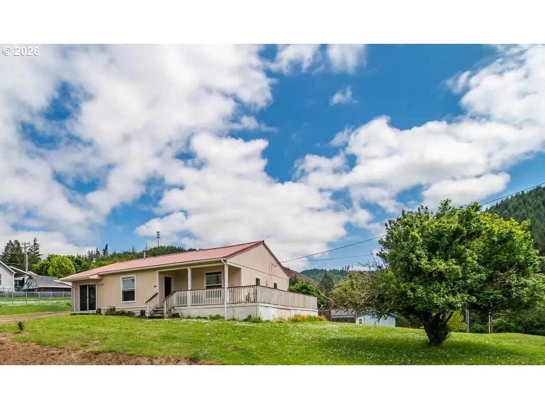 108 SE Apple St, Oakland, OR 97462 - #1