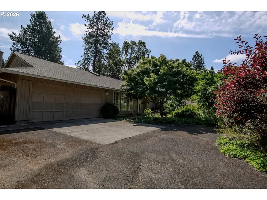 9894 SW Kimberly Dr, Tigard, OR 97224 - #3