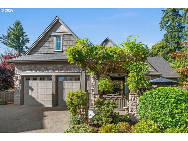 4217 SW 64th Ct, Portland, OR 97221