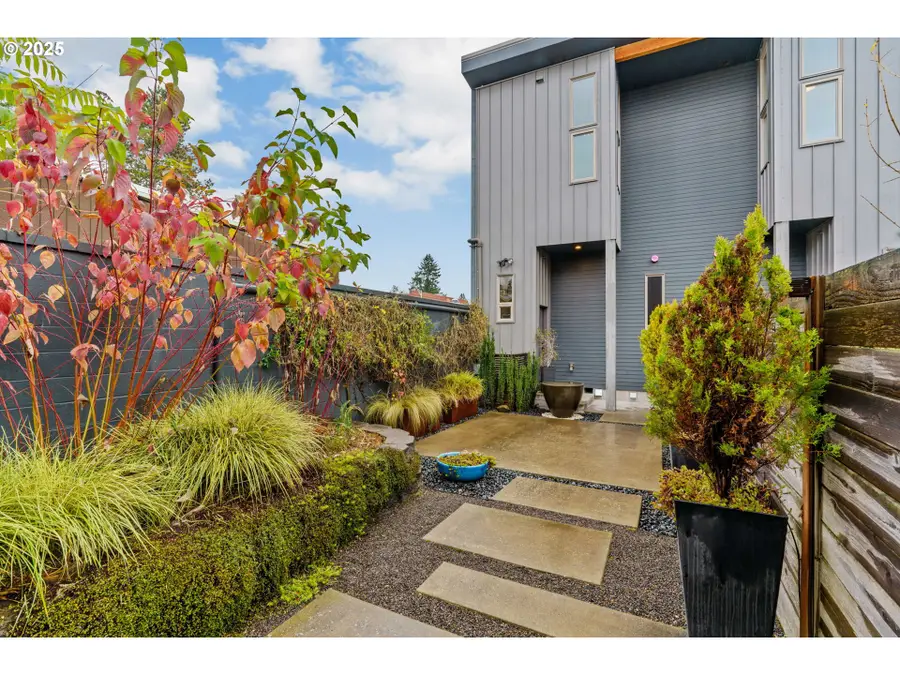 1460 Willamette St, Eugene, OR 97401 - Image #3