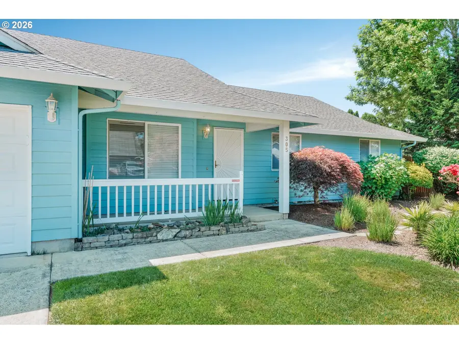 305 NE 12th St, Battle Ground, WA 98604 - #2