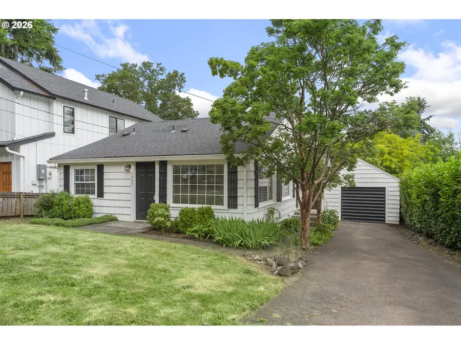 1305 Spruce St, Lake Oswego, OR 97034 - #2