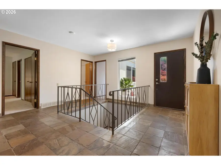 2911 SW Plum Ct, Portland, OR 97219 - #3