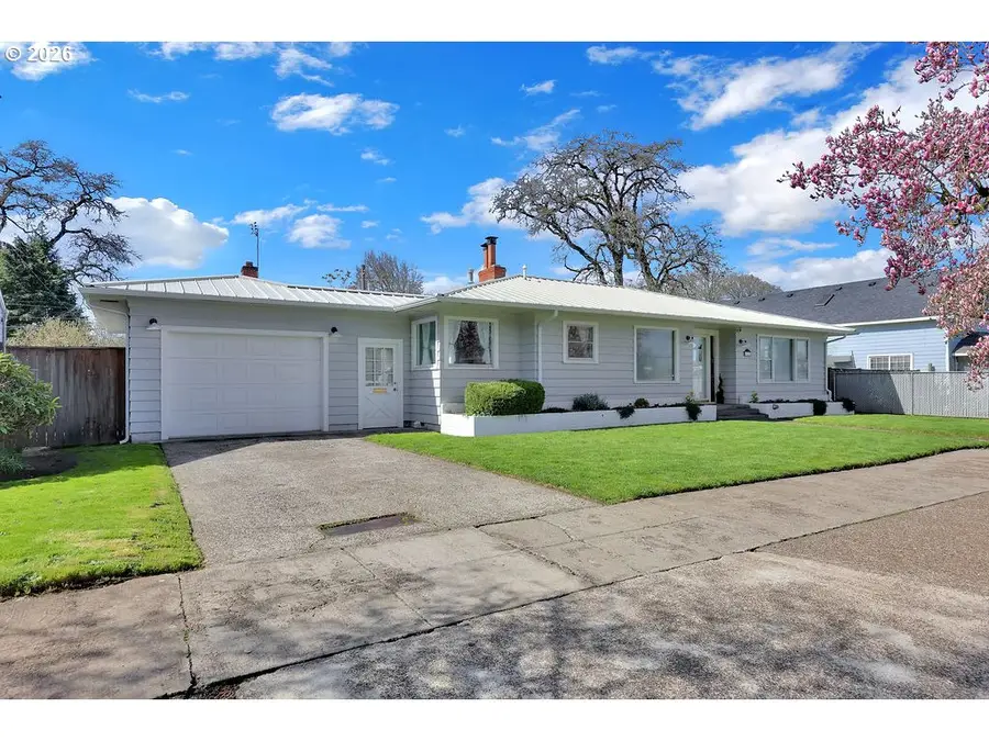 1355 Juniper St, Junction City, OR 97448 - #2