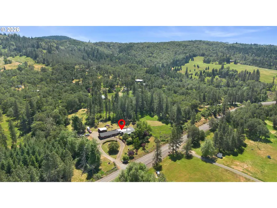 3301 Colonial Rd, Roseburg, OR 97471 - #2