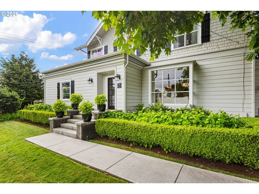 1060 W 17th Ave, Eugene, OR 97402 - #3