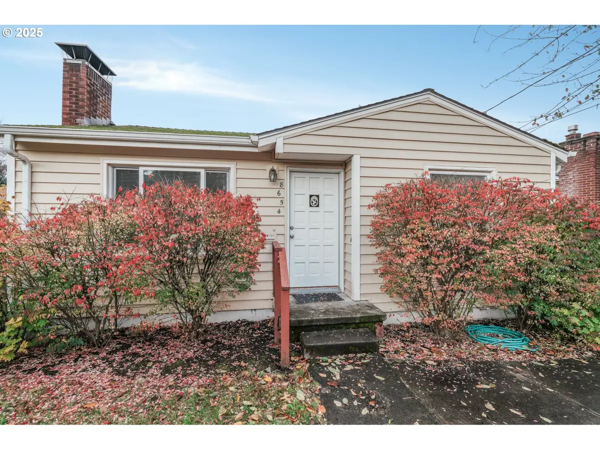 8654 SE Liebe St, Portland, OR 97266 - Image #1