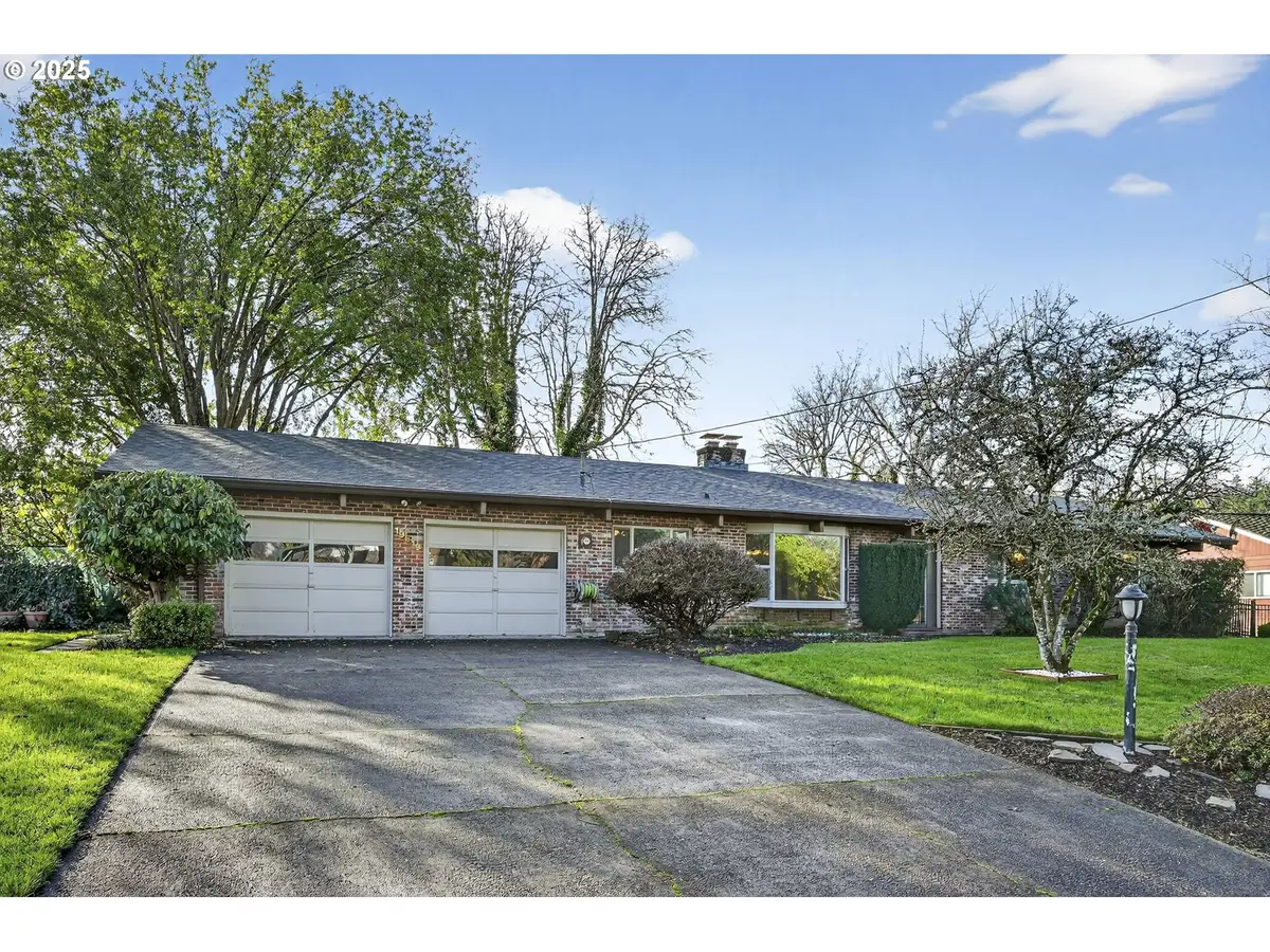 19619 SE Cottonwood St, Milwaukie, OR 97267 - Image #1