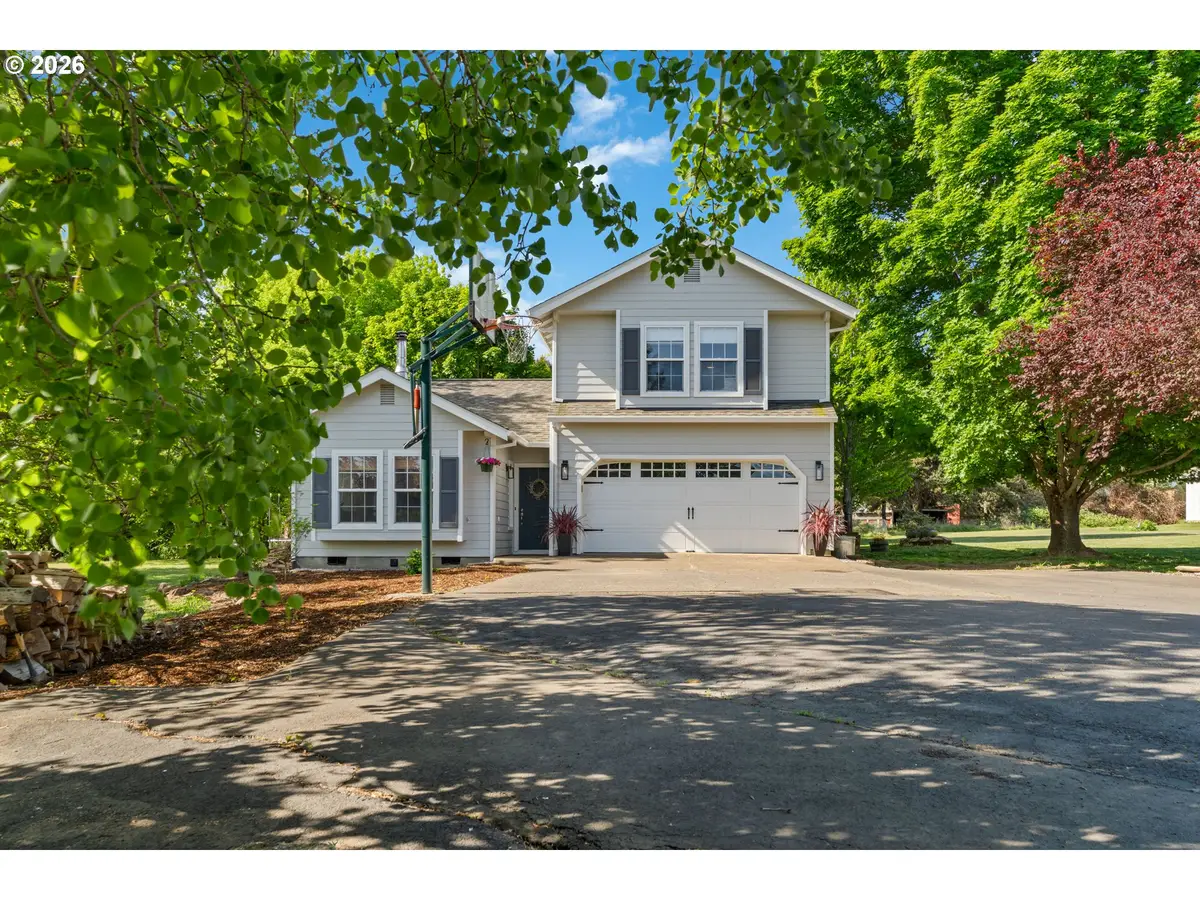 1051 Cannon Dr, Hood River, OR 97031 - #1