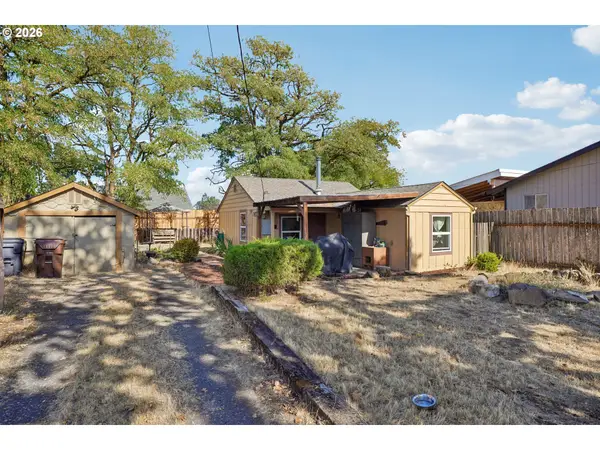 464 S 12th St, StHelens, OR 97051