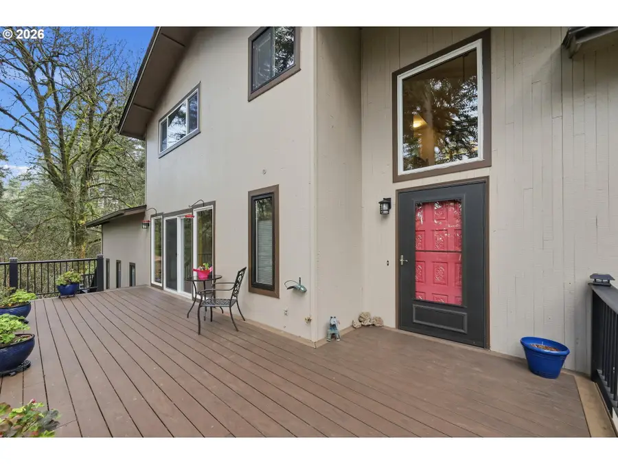 1996 Kimberly Dr, Eugene, OR 97405 - Image #2