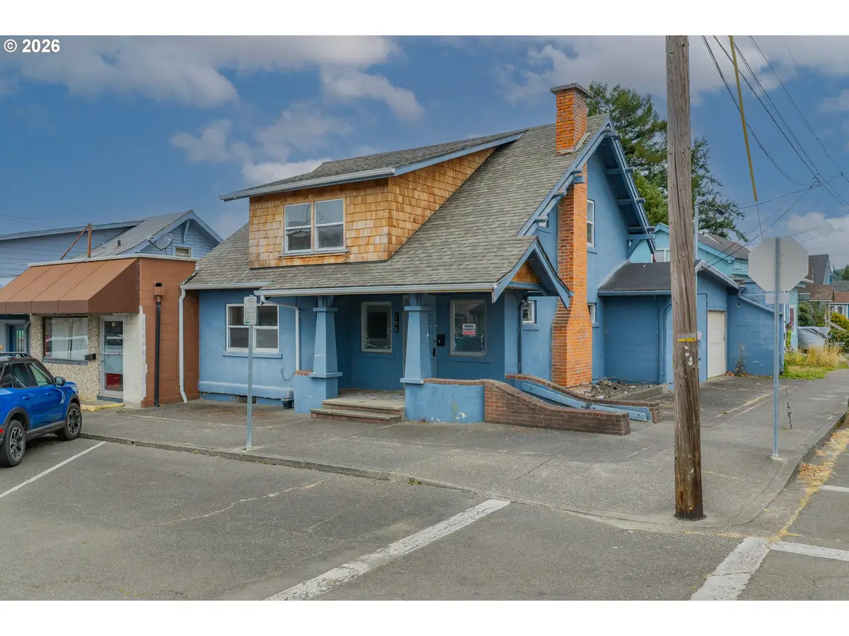 190 E 3rd St, Coquille, OR 97423 - #1
